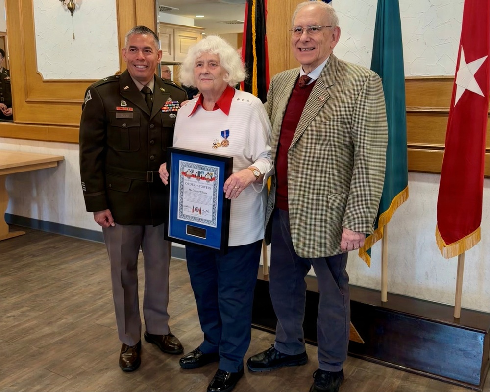 7ATC Commanding General recognizes Good Neighbors