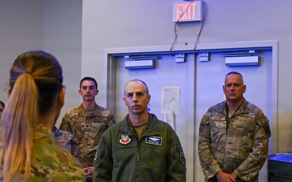 15 AF Commander, Command Chief visit 25 ATKW Headquarters