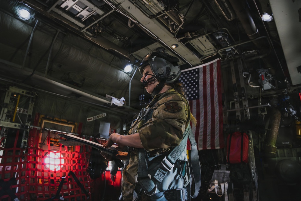Indiana and Arkansas National Guard conduct airdrop