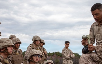 Marines with Logistics Operations School conduct Helicopter Support Team training
