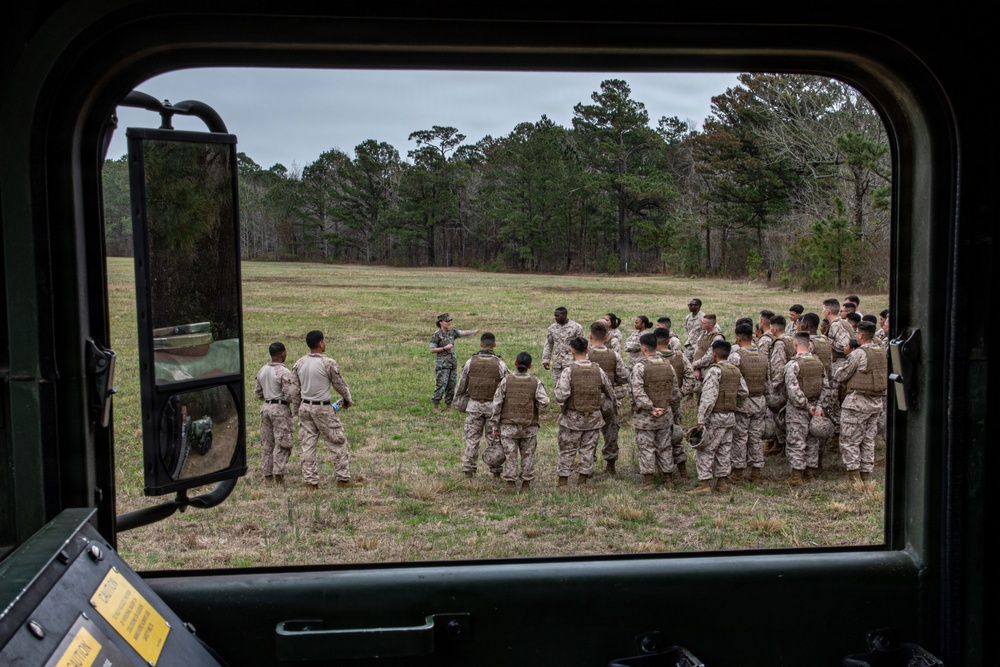 Marines with Logistics Operations School conduct Helicopter Support Team training