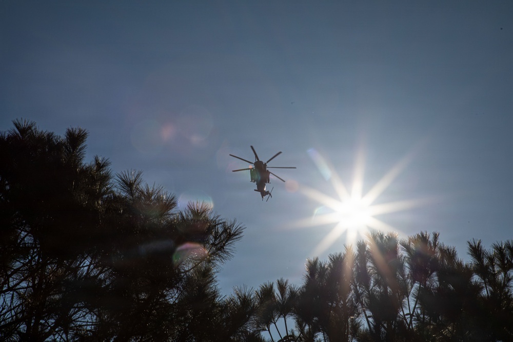 Marines with Logistics Operations School conduct Helicopter Support Team training