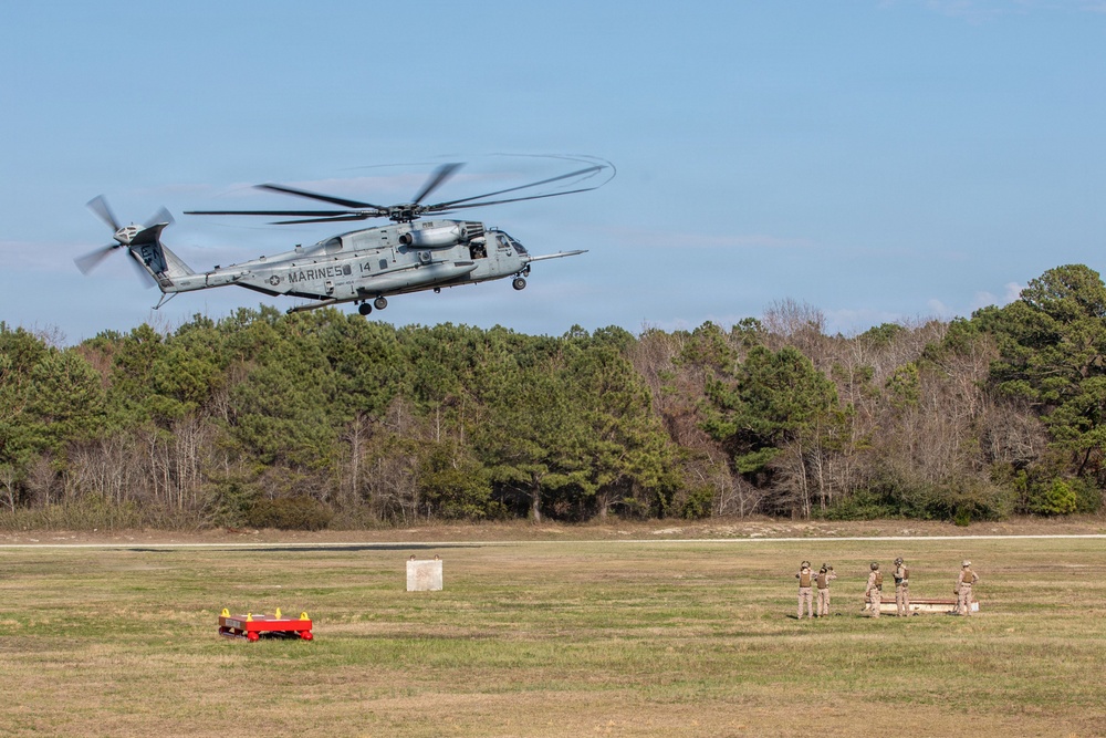 Marines with Logistics Operations School conduct Helicopter Support Team training