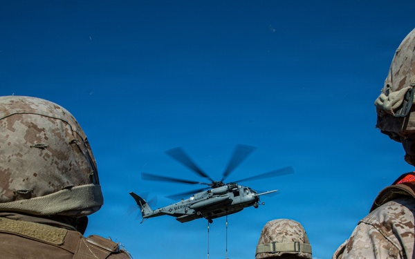 Marines with Logistics Operations School conduct Helicopter Support Team training