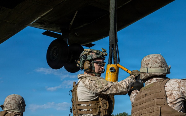 Marines with Logistics Operations School conduct Helicopter Support Team training
