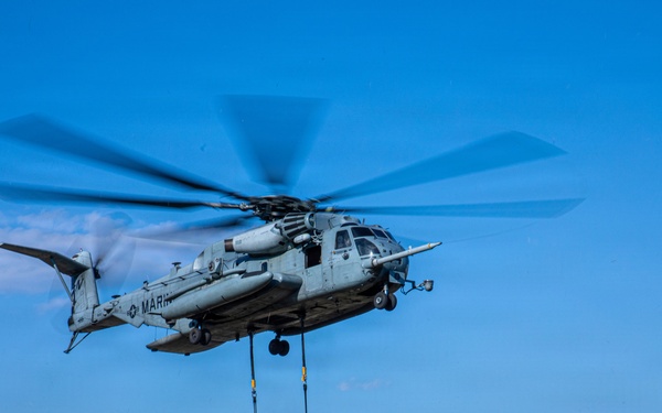 Marines with Logistics Operations School conduct Helicopter Support Team training