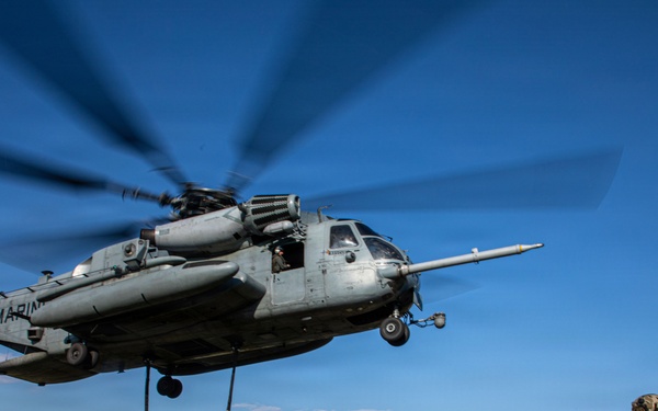 Marines with Logistics Operations School conduct Helicopter Support Team training