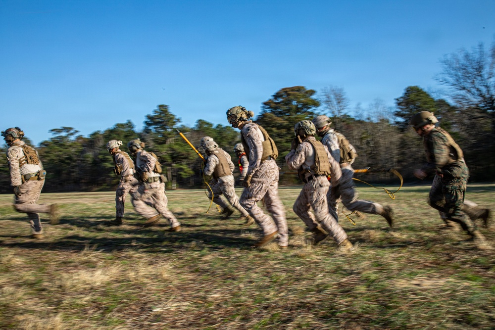 Marines with Logistics Operations School conduct Helicopter Support Team training