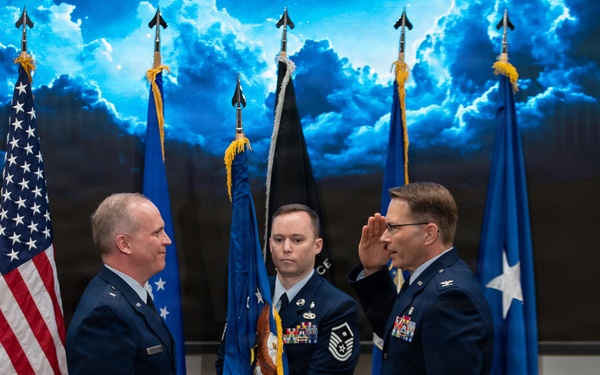 AFRL’s 711th Human Performance Wing welcomes new commander during change of command ceremony