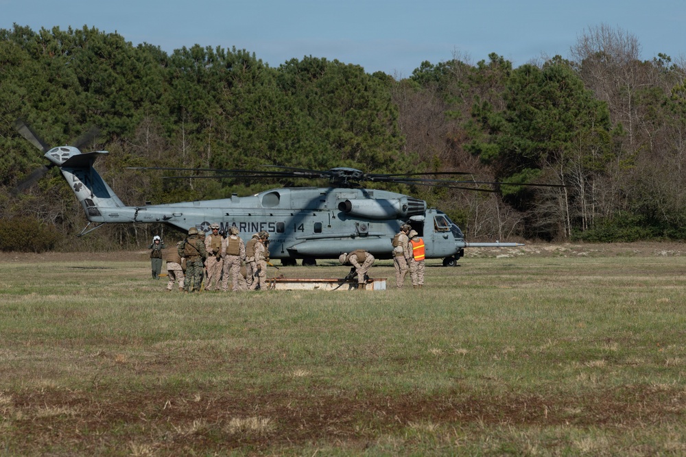 Marines with Logistics Operations School conduct Helicopter Support Team training