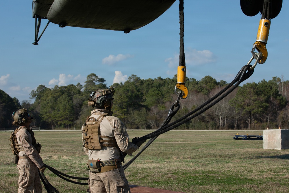 Marines with Logistics Operations School conduct Helicopter Support Team training
