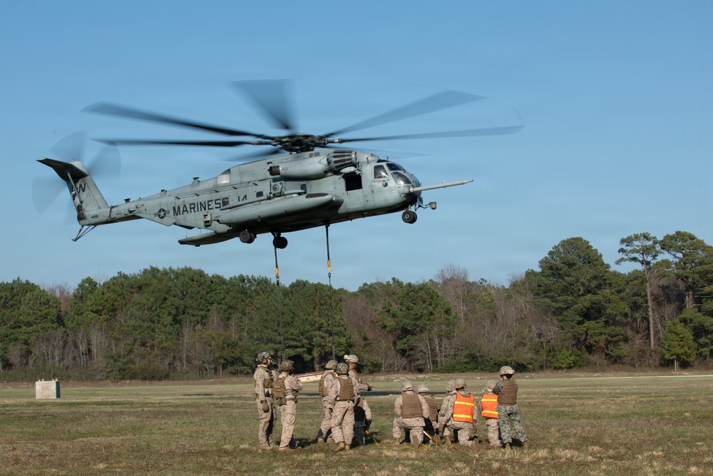 Marines with Logistics Operations School conduct Helicopter Support Team training