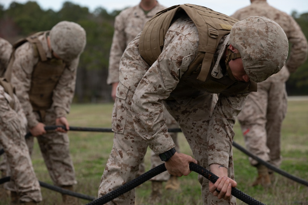 Marines with Logistics Operations School conduct Helicopter Support Team training