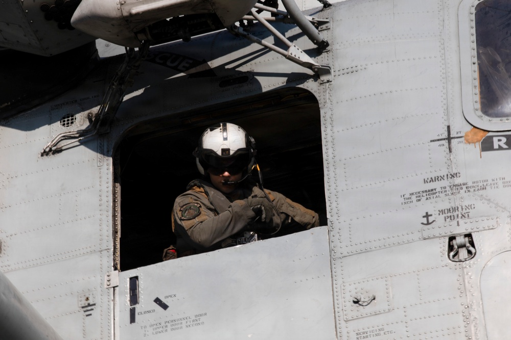 Marines with Logistics Operations School conduct Helicopter Support Team training
