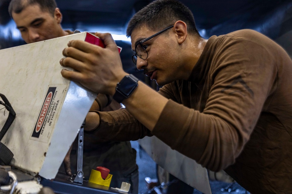 Abraham Lincoln Conducts Aircraft Maintenance