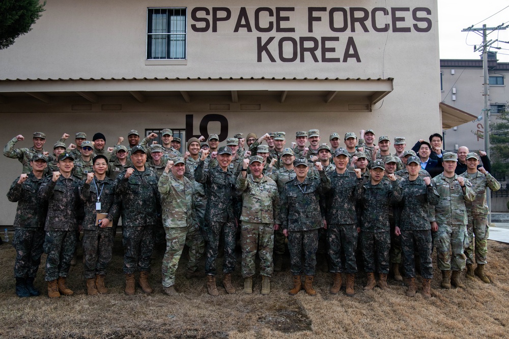 Deputy director of the Republic of Korea Army headquarters policy office visits U.S. Space Forces – Korea