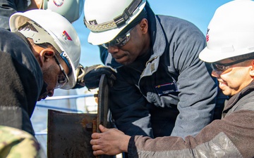 Ronald Reagan Sailors Conduct Maintenance