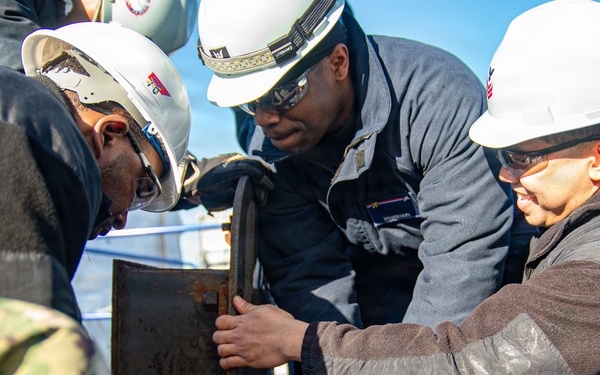 Ronald Reagan Sailors Conduct Maintenance
