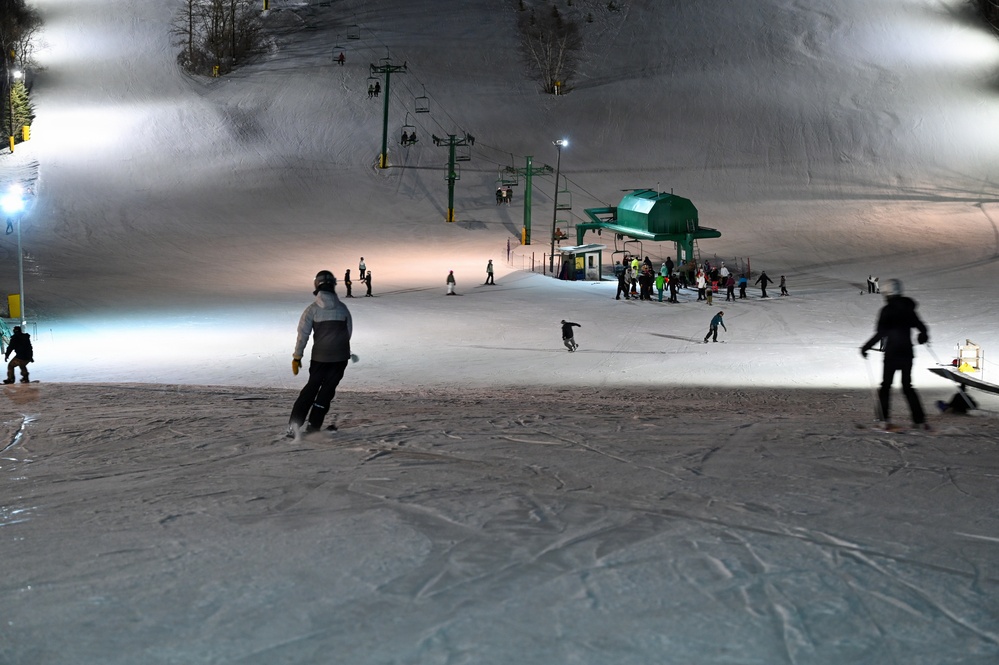 Glow Fest II brightens Winter Night for Bottineau and Minot community