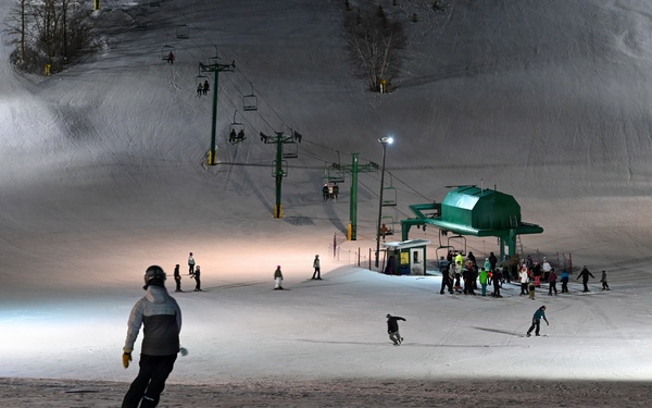 Glow Fest II brightens Winter Night for Bottineau and Minot community