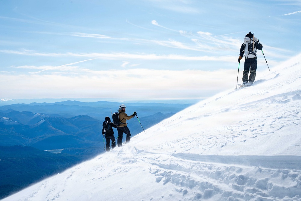 1st Special Forces Group (Airborne) conducts Basic Mountain Operator-Winter course
