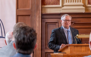 Former chief of National Guard Bureau speaks at veterans' leadership forum