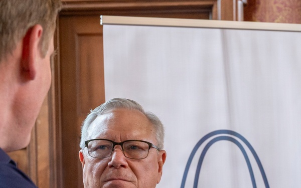 Former chief of National Guard Bureau speaks at veterans' leadership forum