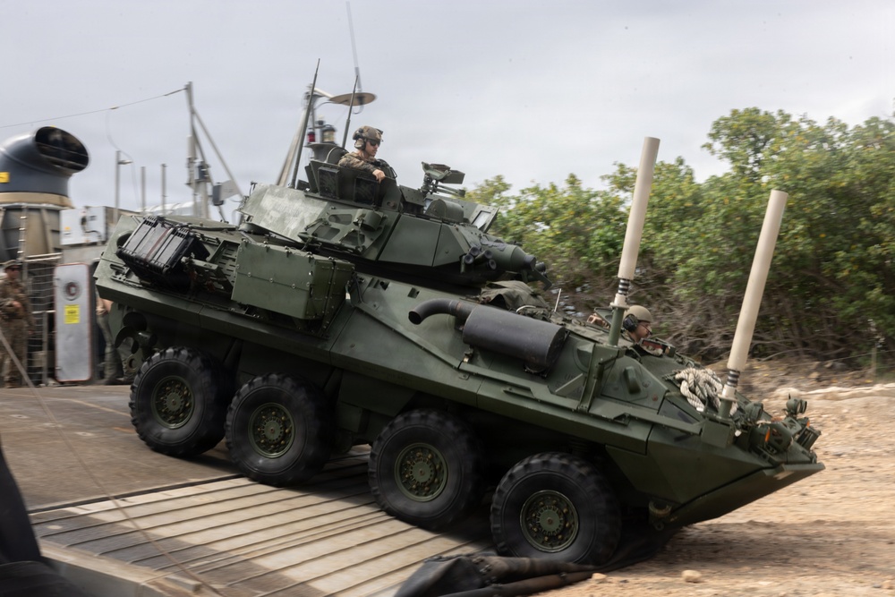 22nd MEU (SOC) | LCAC Landing Operations in Puerto Rico