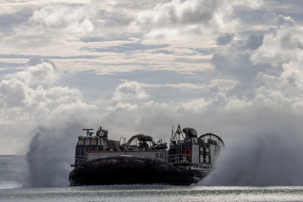 22nd MEU (SOC) | LCAC Landing Operations in Puerto Rico