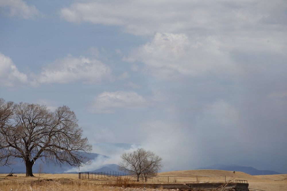 Smoke from Hermits Peak Fire