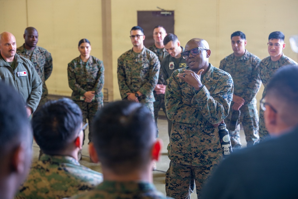1st MAW assistant wing commander visits Marines at Suwon Air Base