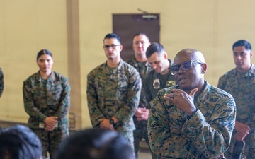 1st MAW assistant wing commander visits Marines at Suwon Air Base
