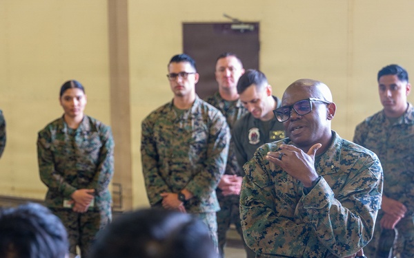 1st MAW assistant wing commander visits Marines at Suwon Air Base