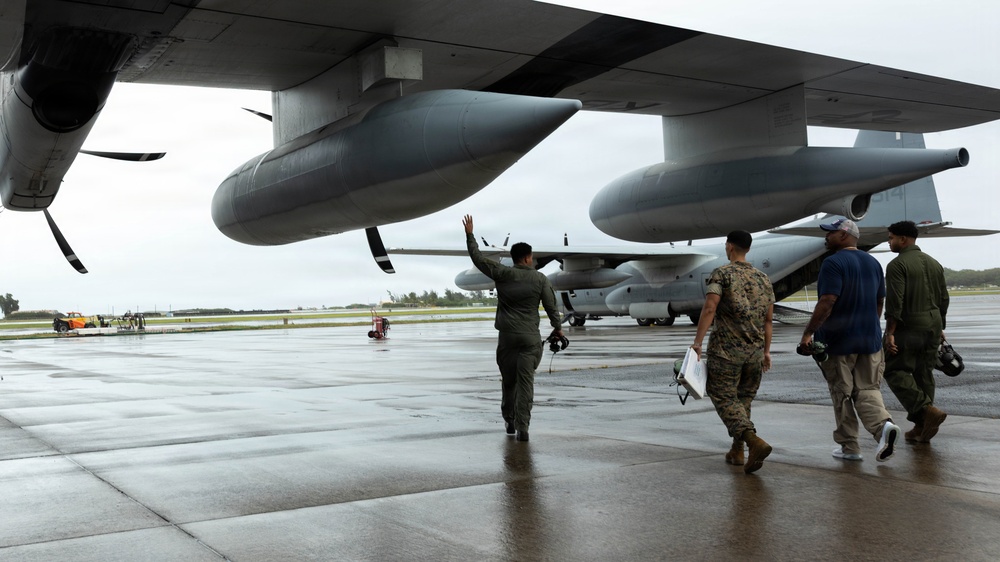 NFL Super Bowl Champion, Vince Wilfork, Tours MCBH