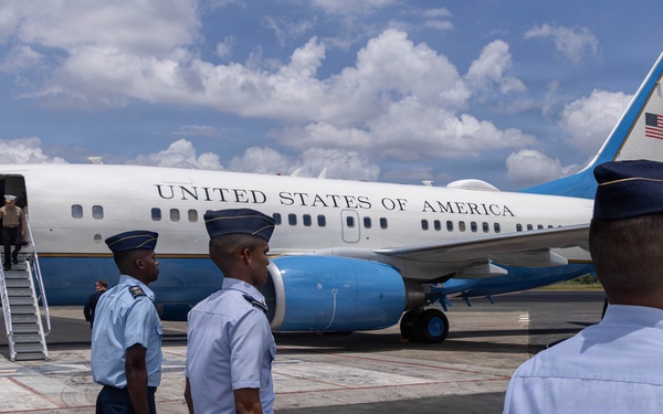 SOUTHCOM Commander visits Panama