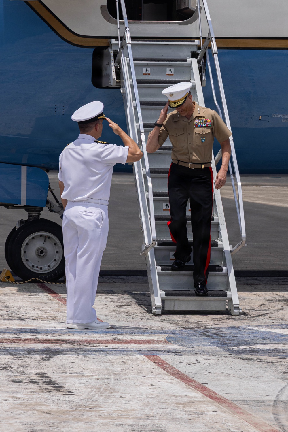 SOUTHCOM Commander visits Panama