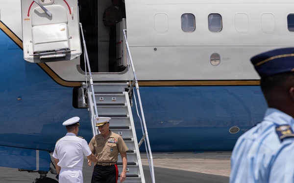 SOUTHCOM Commander visits Panama