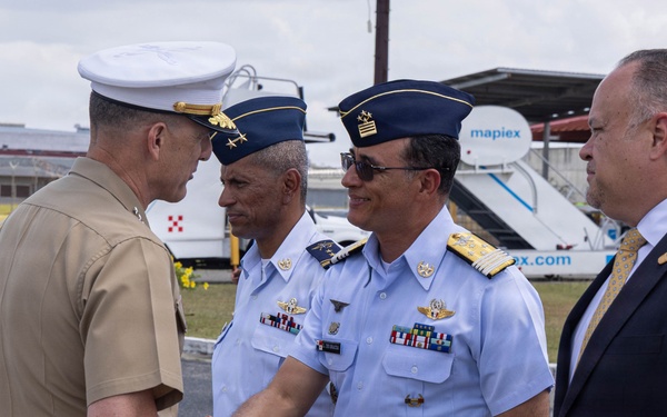 SOUTHCOM Commander visits Panama