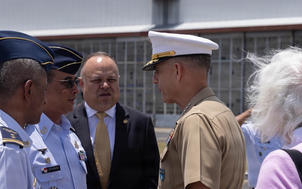 SOUTHCOM Commander visits Panama