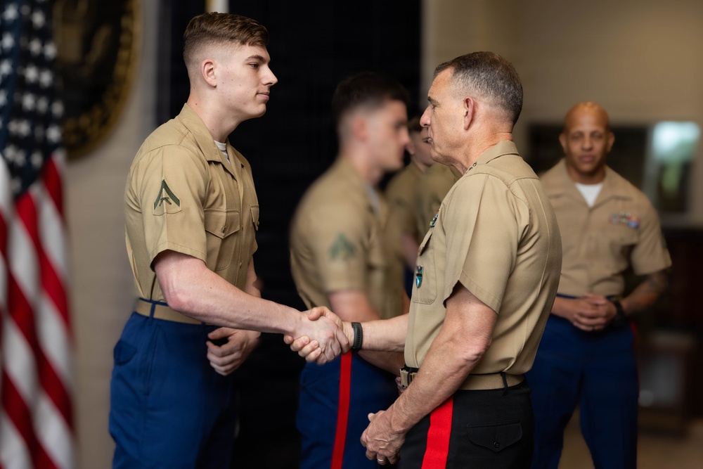 SOUTHCOM Commander visits Panama