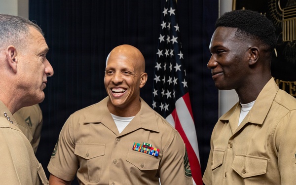 SOUTHCOM Commander visits Panama