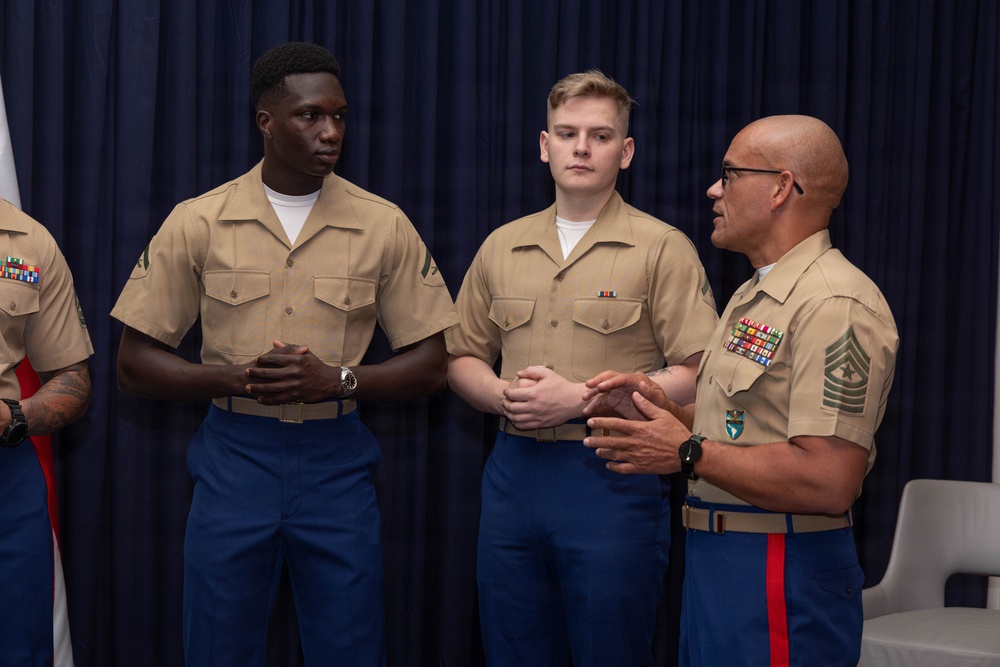 SOUTHCOM Commander visits Panama