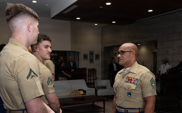 SOUTHCOM Commander visits Panama