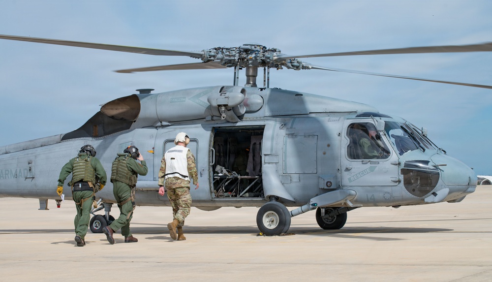 Commander, U.S. European Command, and NATO Supreme Allied Commander Europe visits NAVSTA Rota