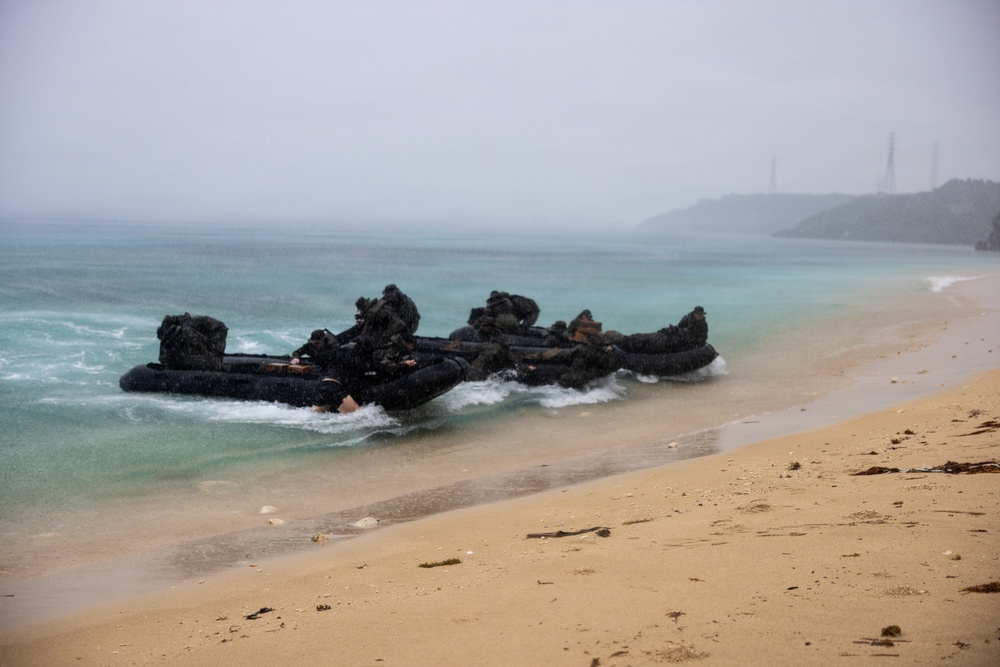 U.S. Marines with 12th LLB Execute Littoral Logistics Field Exercise
