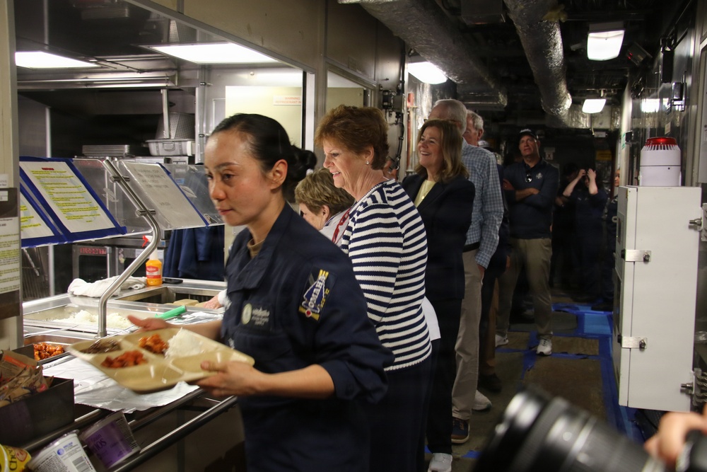Navy League Guests Lunch with the Crew