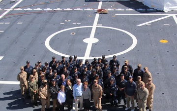 USS Omaha group picture with Navy League Guests