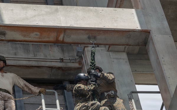 Marines with 3rd MLG Conduct Rappel Training
