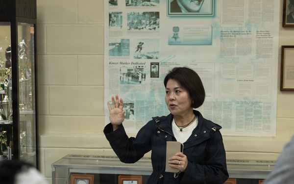 Kushiro-Hokuyo High School Students Take Part in Exchange with 3rd MLG Marines