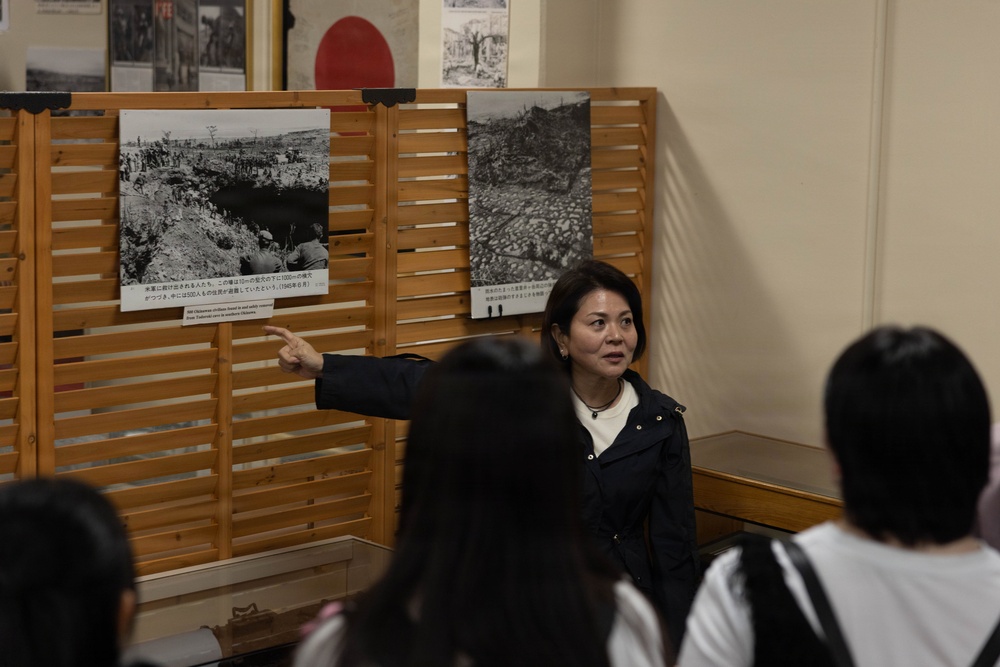 Kushiro-Hokuyo High School Students Take Part in Exchange with 3rd MLG Marines